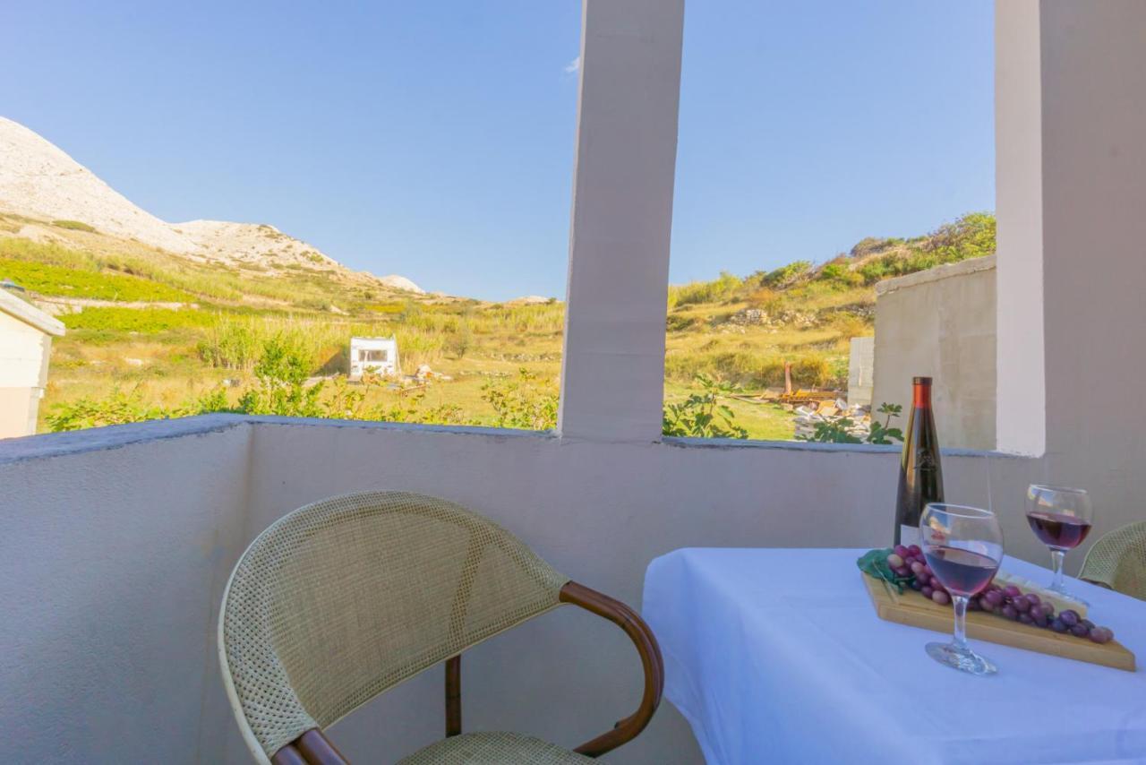 Kob Orog Good Location With Sea Views And Modern Decor Apartman Metajna Kültér fotó