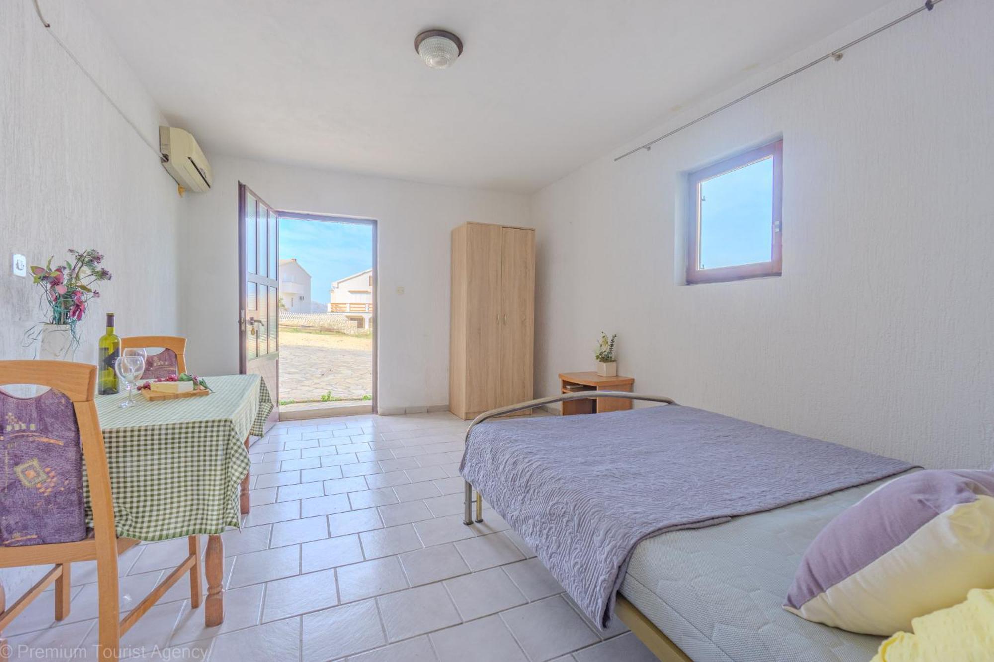 Kob Orog Good Location With Sea Views And Modern Decor Apartman Metajna Kültér fotó