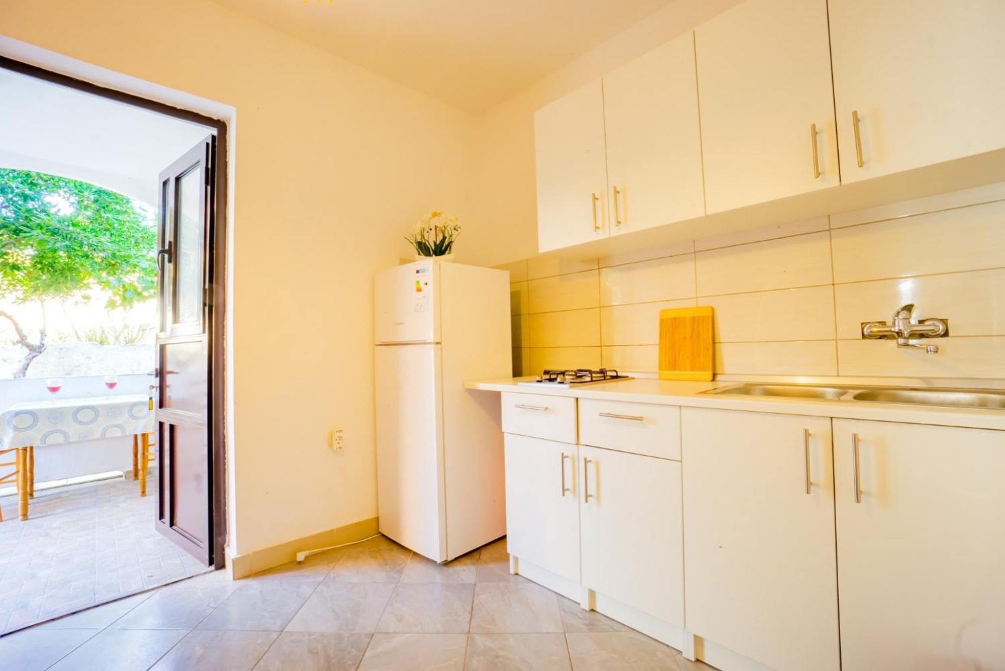 Kob Orog Good Location With Sea Views And Modern Decor Apartman Metajna Szoba fotó